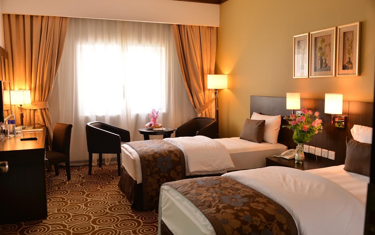 Rush Inn Hotel Dubai Exteriör bild