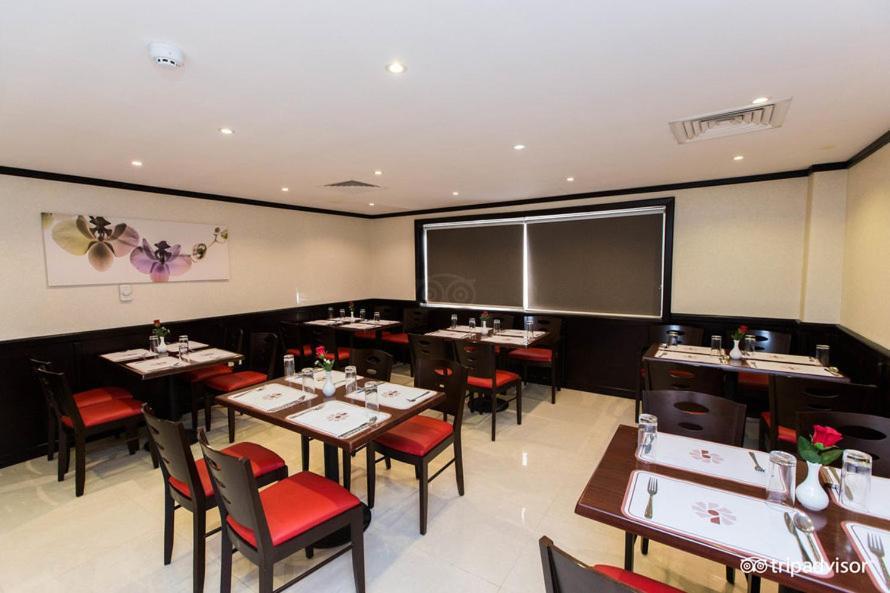 Rush Inn Hotel Dubai Exteriör bild